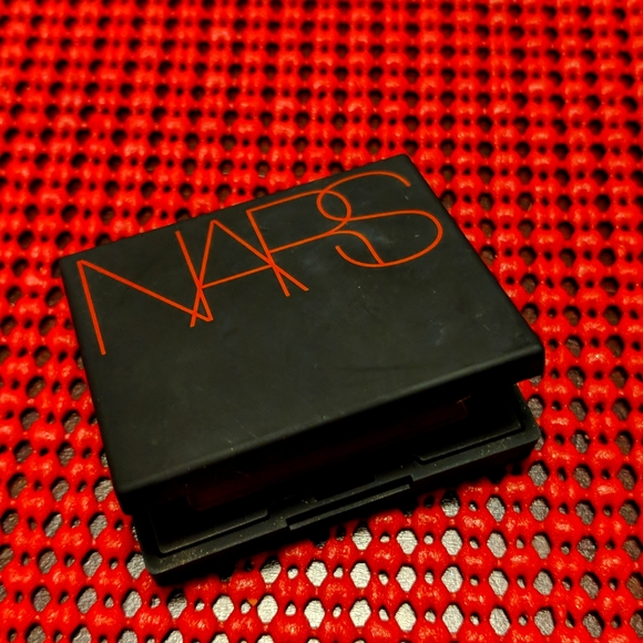 NARS Bronzing Powder - Picture 2 of 4